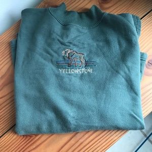Vintage 90’s Yellowstone Pullover Sweatshirt Crewneck